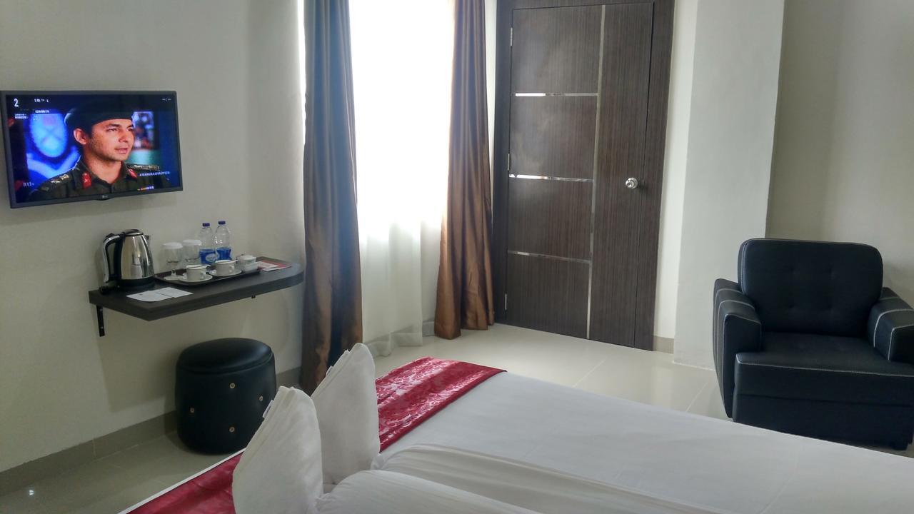 Grand Indobaru Hotel Selatpanjang Экстерьер фото